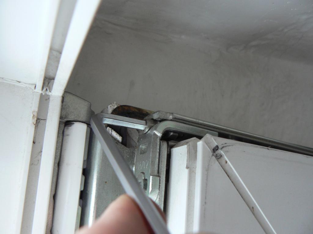 Частые поломки электроприводов для пластиковых окон